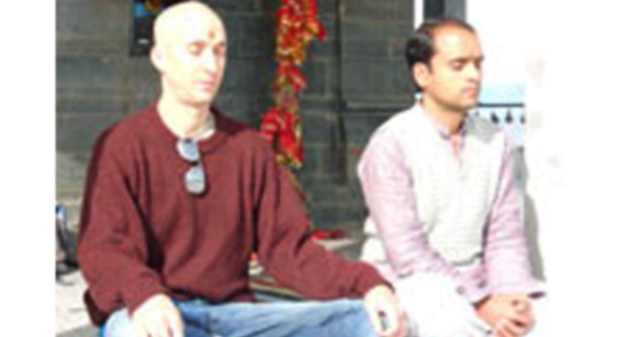 Fred with Yogacharya Kukuji in Rishikesh, India